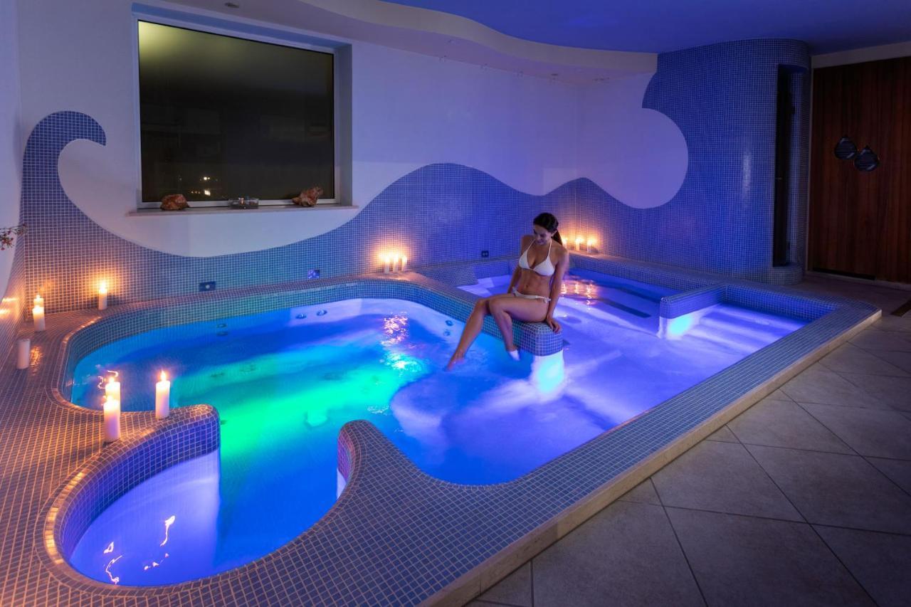 Nero D'Avorio Apartments Rimini Eksteriør bilde