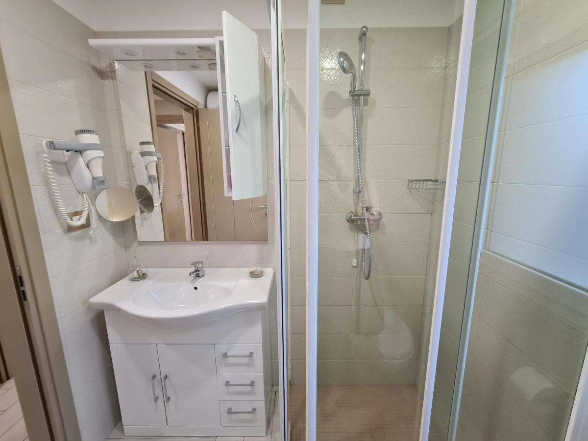 Nero D'Avorio Apartments Rimini Eksteriør bilde